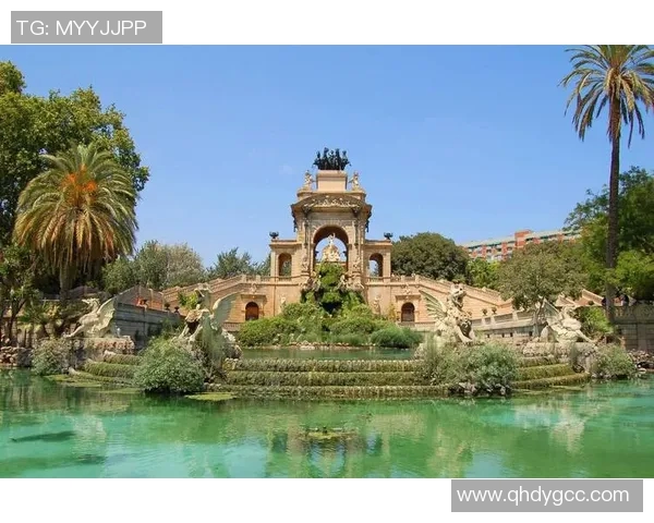 探索卡迪斯的历史魅力与现代风情，感受西班牙海滨城市的独特韵味与文化底蕴