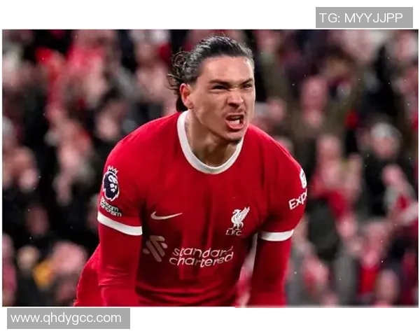 努涅斯在赛场上的精彩表现引发球迷热议成为新一代足球明星的潜力之星