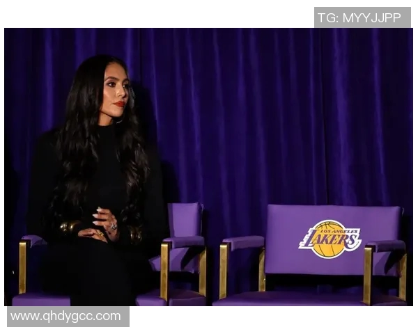 科比雕像矗立湖人精神象征永恒传奇激励后人奋勇向前